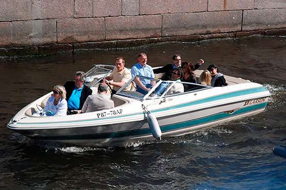 Скоростной катер «ЛАРСОН»