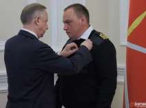 Губернатор А. Беглов вручил экипажам наших теплоходов награды